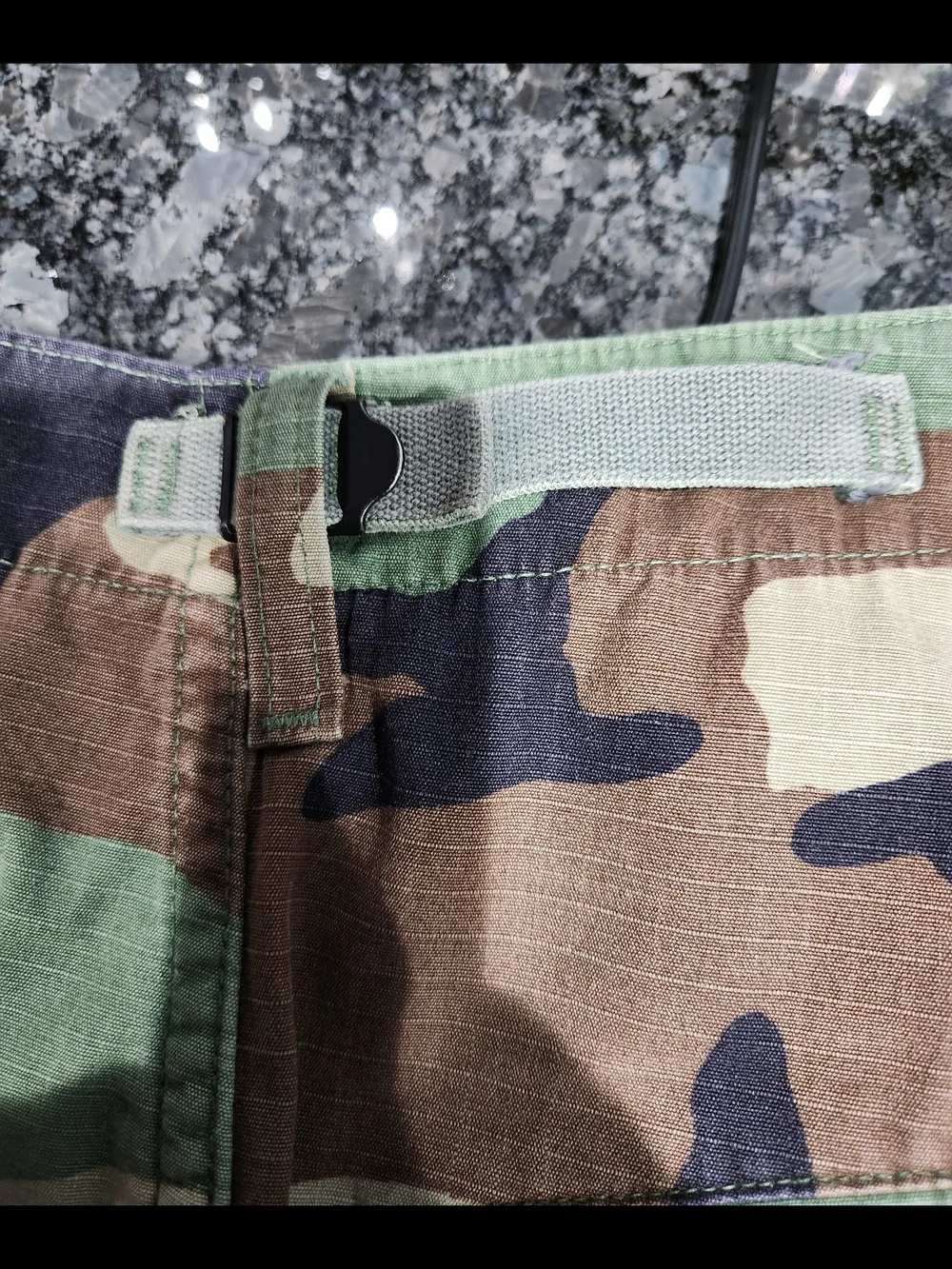 Vintage Men's Cargo Pants in Olive Green & Brown Camo